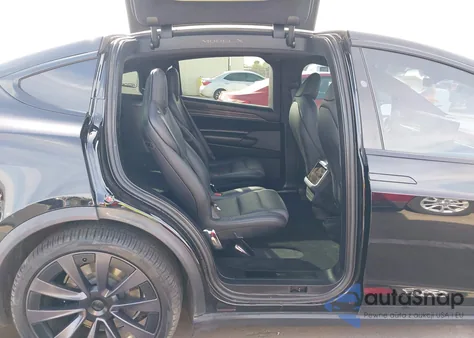 2022 Tesla Model X Dual Motor All-Wheel Drive z USA, uszkodzony, nr VIN 7SAXCBE58NF328641